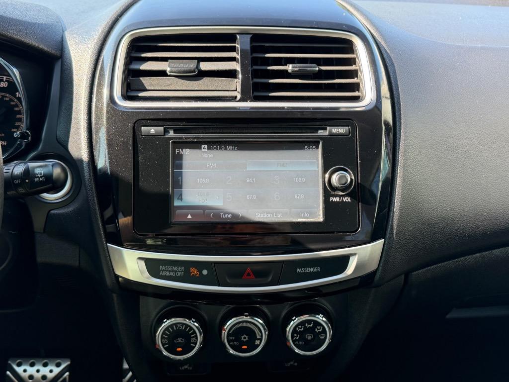 2015 Mitsubishi Outlander - $9,998