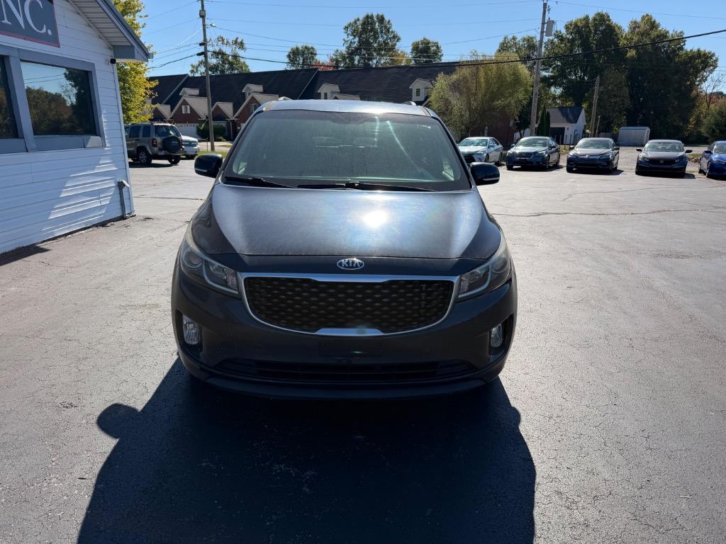 2016 Kia Sedona - $10,998