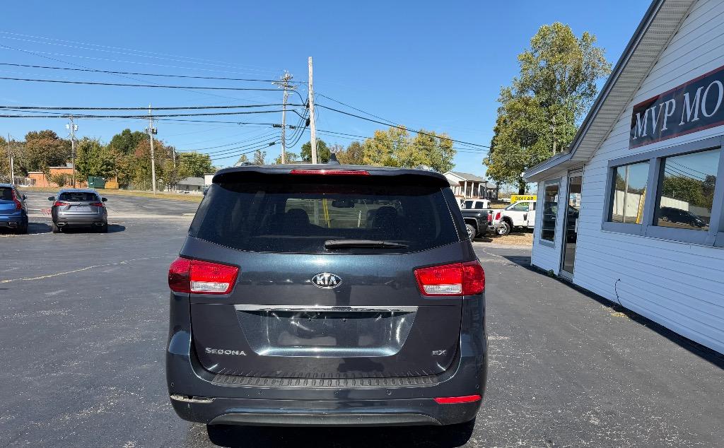 2016 Kia Sedona - $10,998