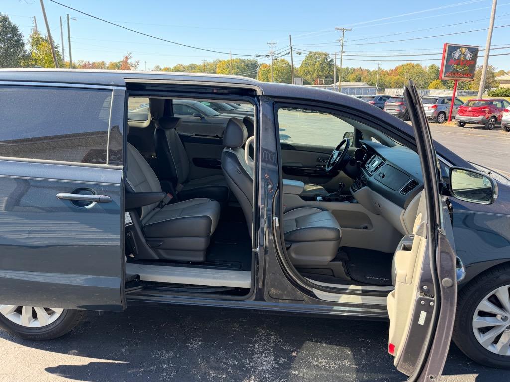 2016 Kia Sedona - $10,998