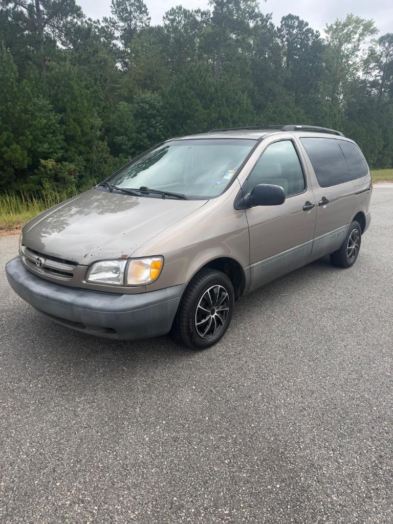 1998 Toyota Sienna