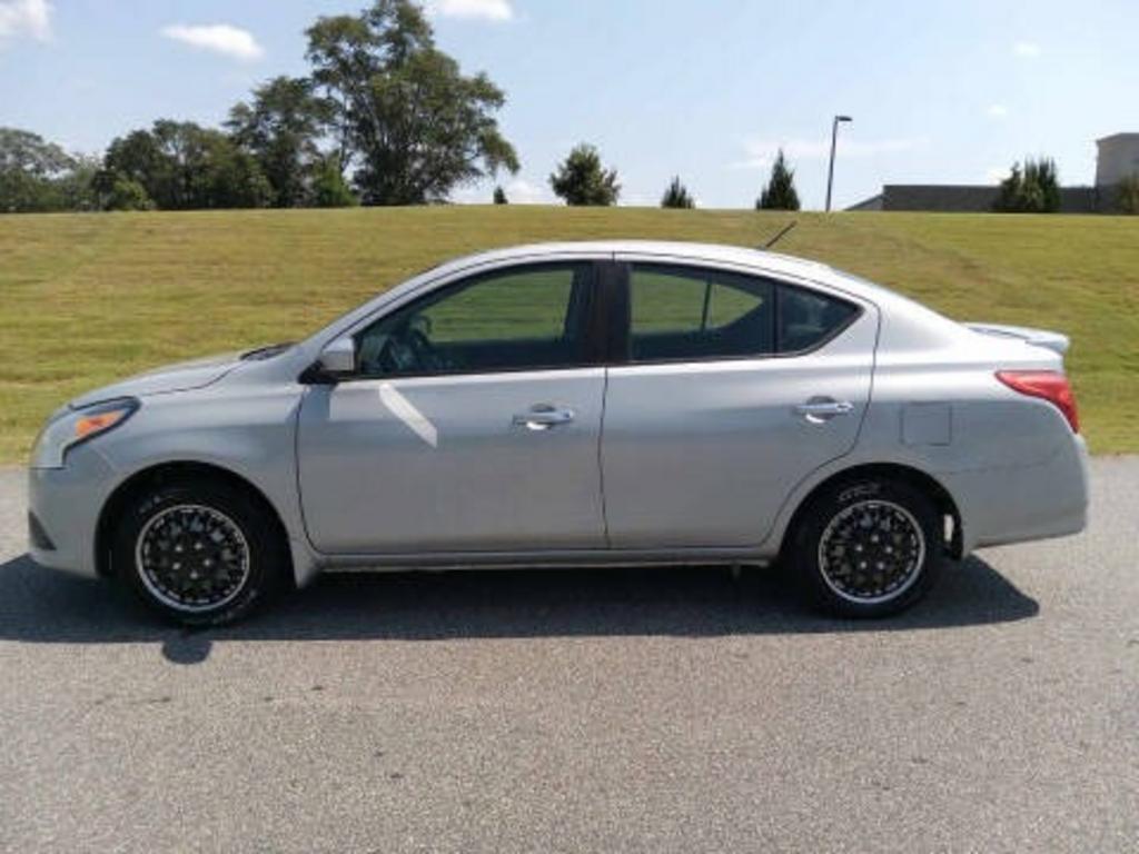 2018 Nissan Versa - $8,411
