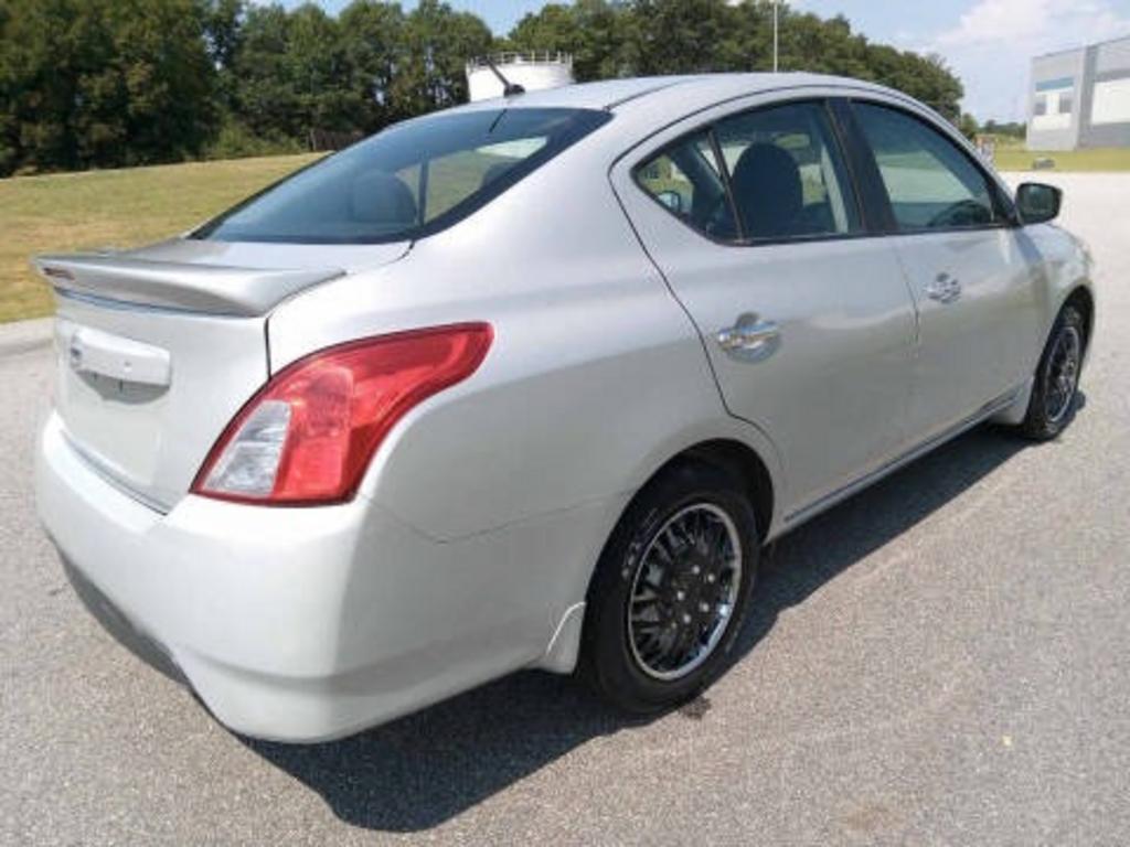 2018 Nissan Versa - $8,411