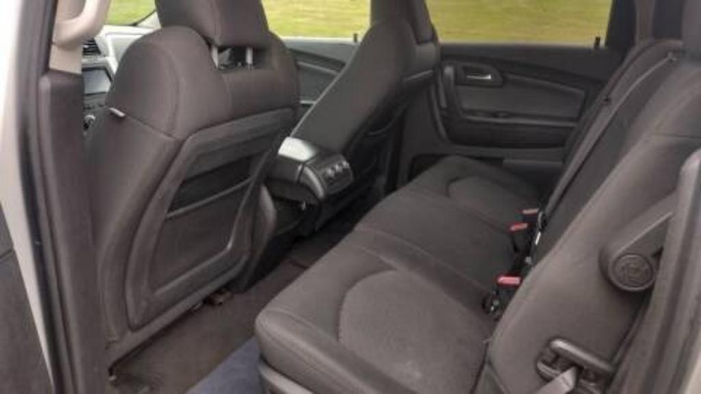 2012 Chevrolet Traverse LT photo