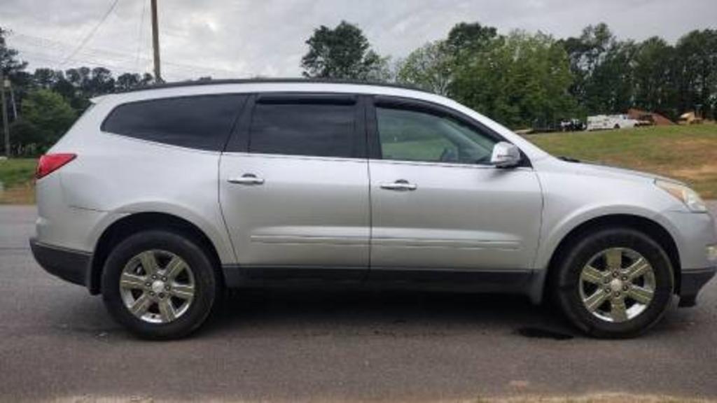 2012 Chevrolet Traverse LT photo