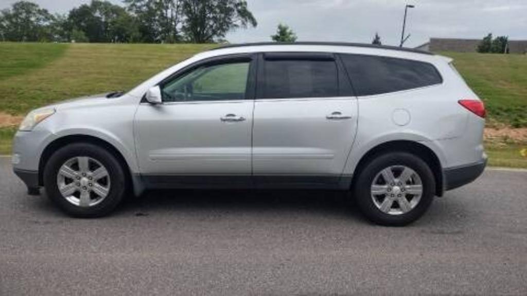 2012 Chevrolet Traverse LT photo