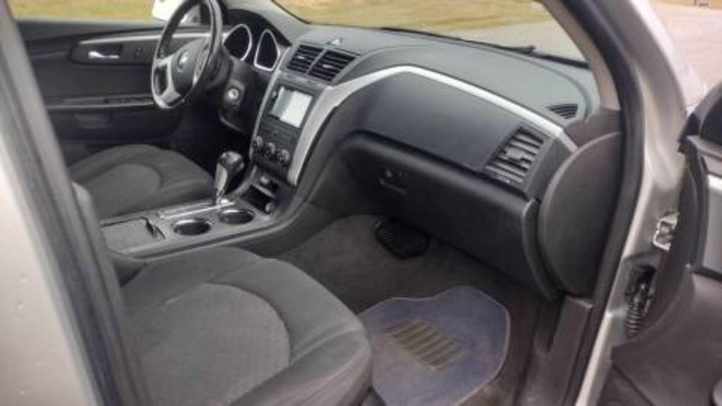 2012 Chevrolet Traverse LT photo