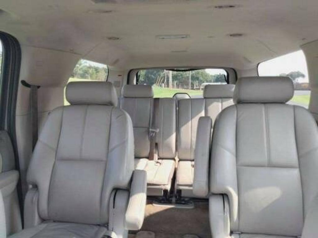 2009 Chevrolet Suburban LT 1500 photo
