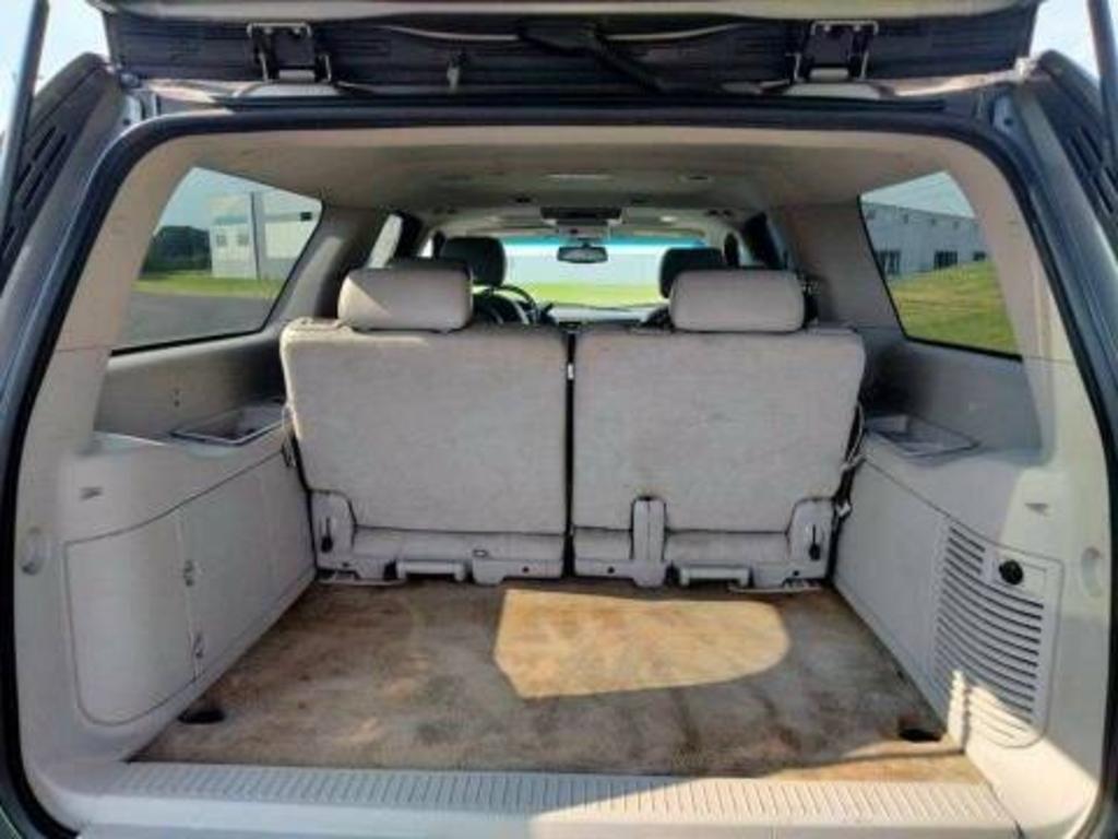 2009 Chevrolet Suburban - $8,891