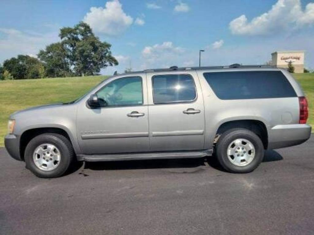 2009 Chevrolet Suburban LT 1500 photo