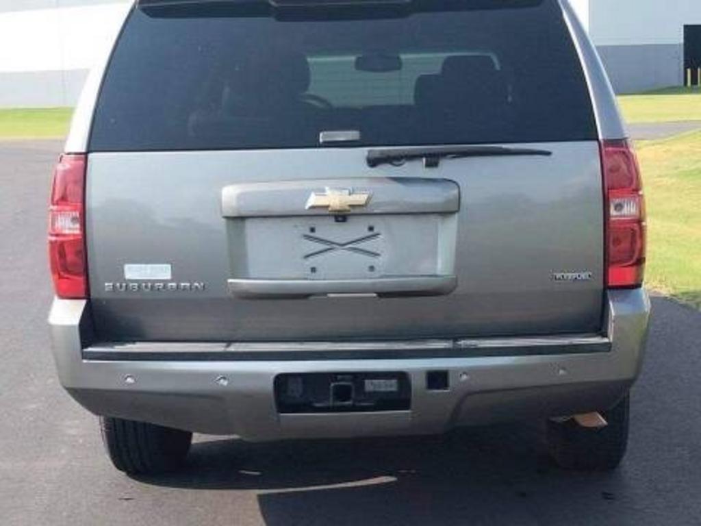 2009 Chevrolet Suburban - $8,891