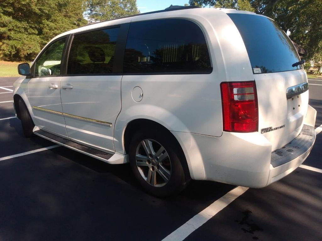 2008 Dodge Grand Caravan SXT photo