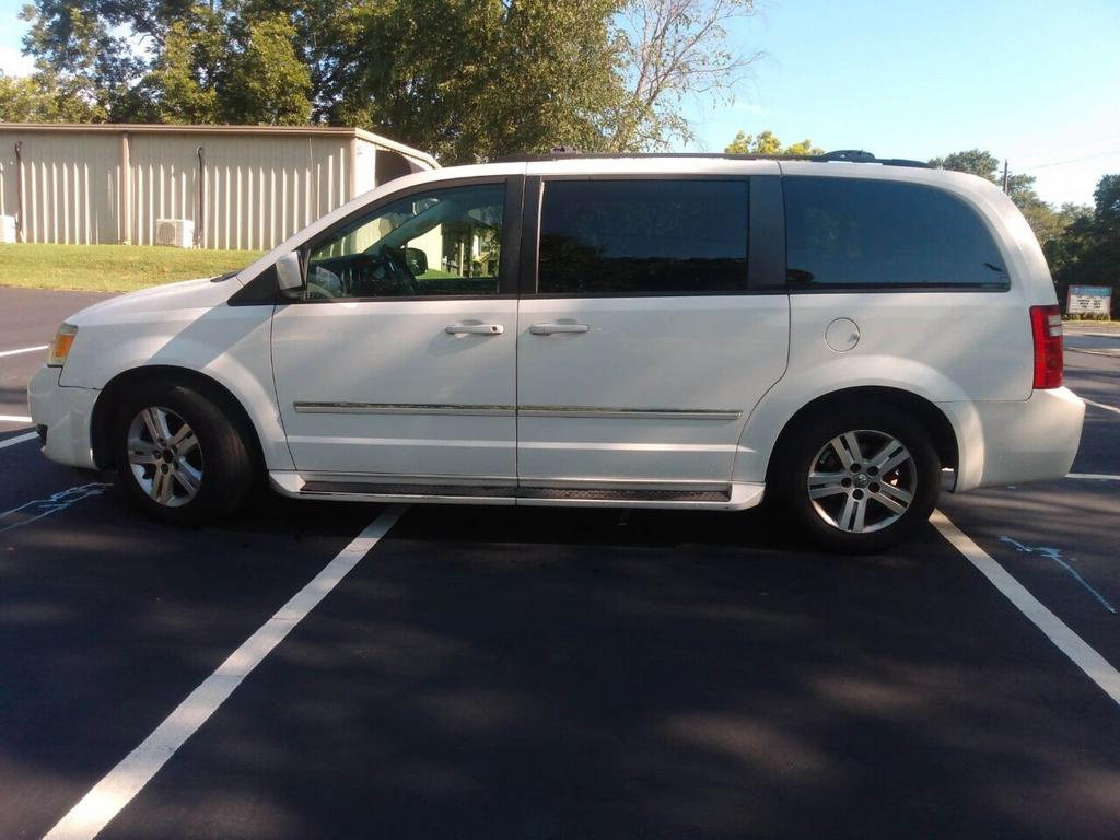 2008 Dodge Grand Caravan SXT photo