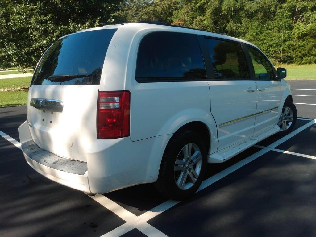 2008 Dodge Grand Caravan SXT photo