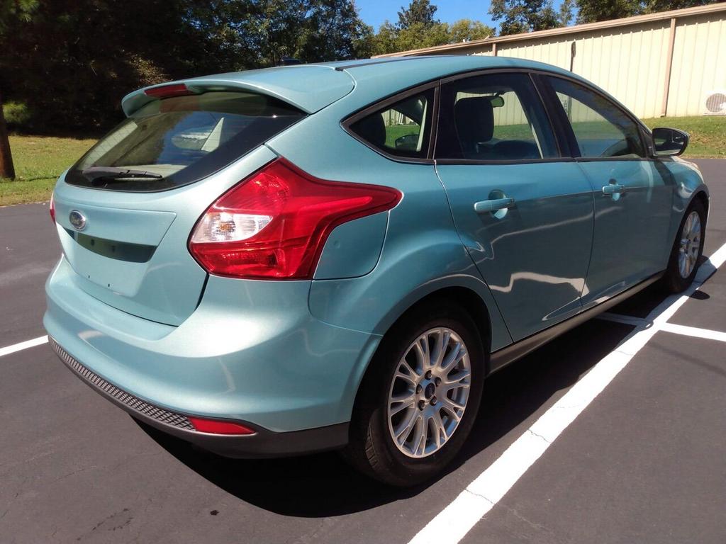 2012 Ford Focus SE photo