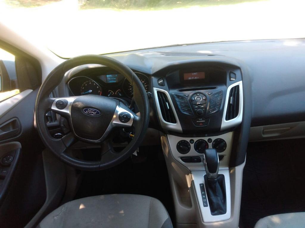 2012 Ford Focus SE photo