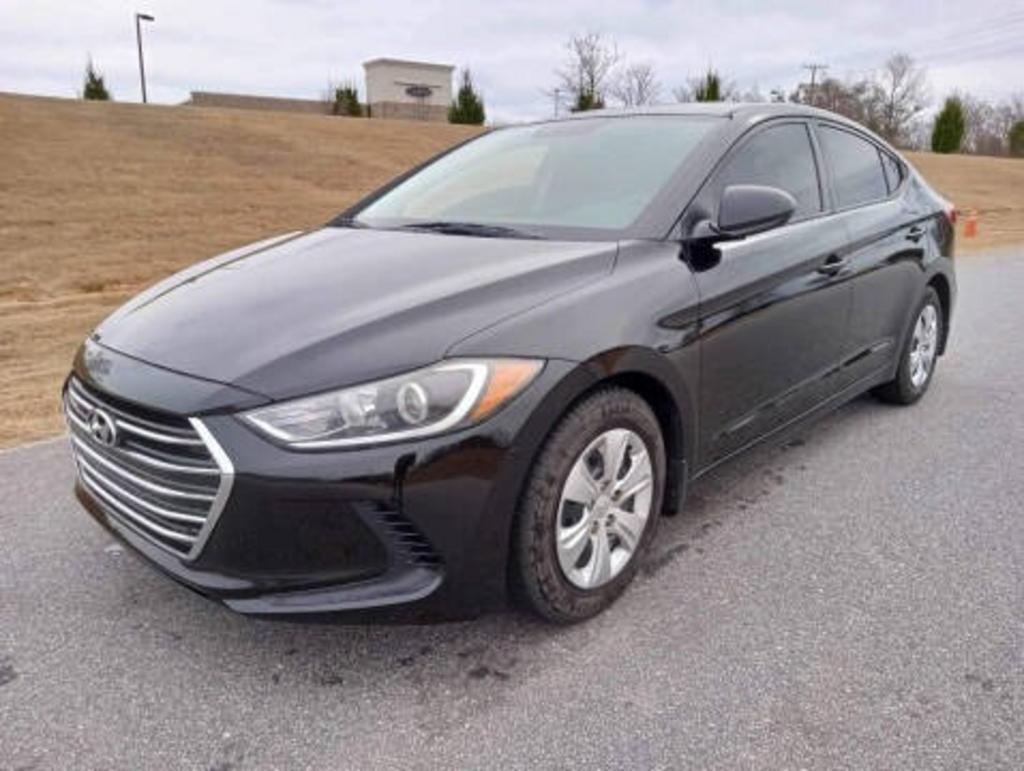 2018 Hyundai Elantra - $13,932