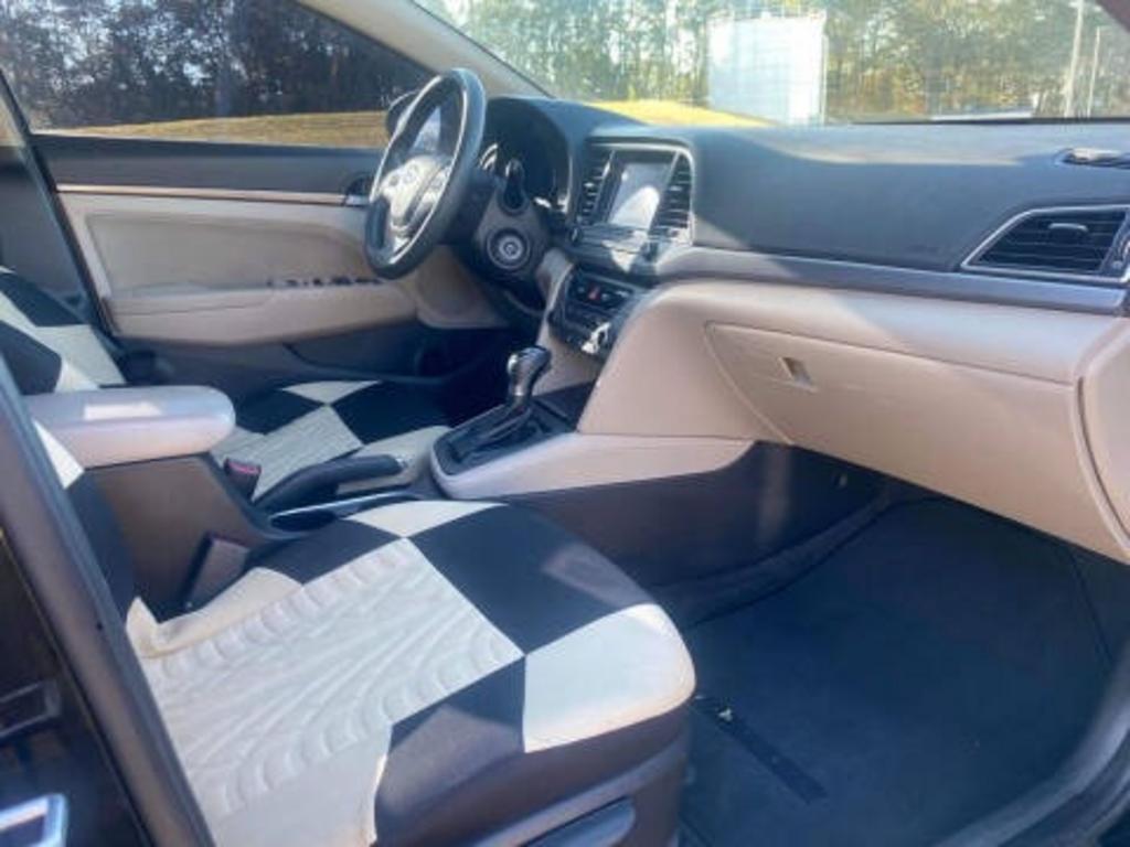 2018 Hyundai Elantra - $13,932
