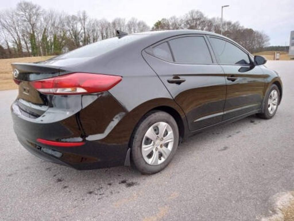 2018 Hyundai Elantra - $13,932