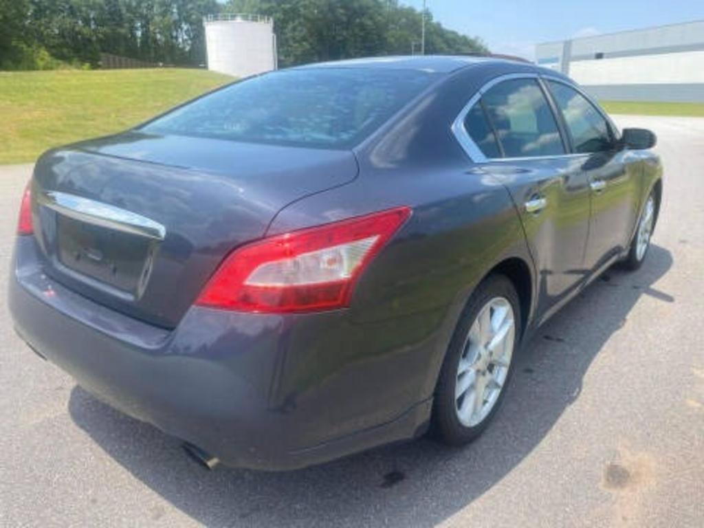 2010 Nissan Maxima - $7,273