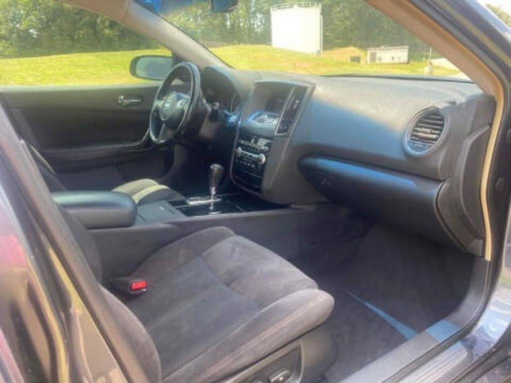2010 Nissan Maxima - $7,273