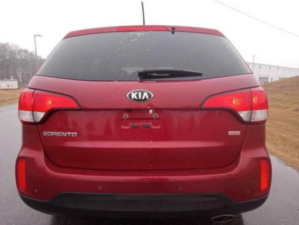 2015 Kia Sorento - $9,881