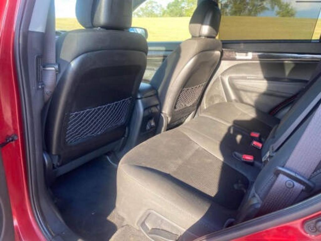 2015 Kia Sorento - $9,881