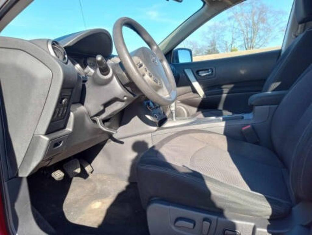 2013 Nissan Rogue - $7,928