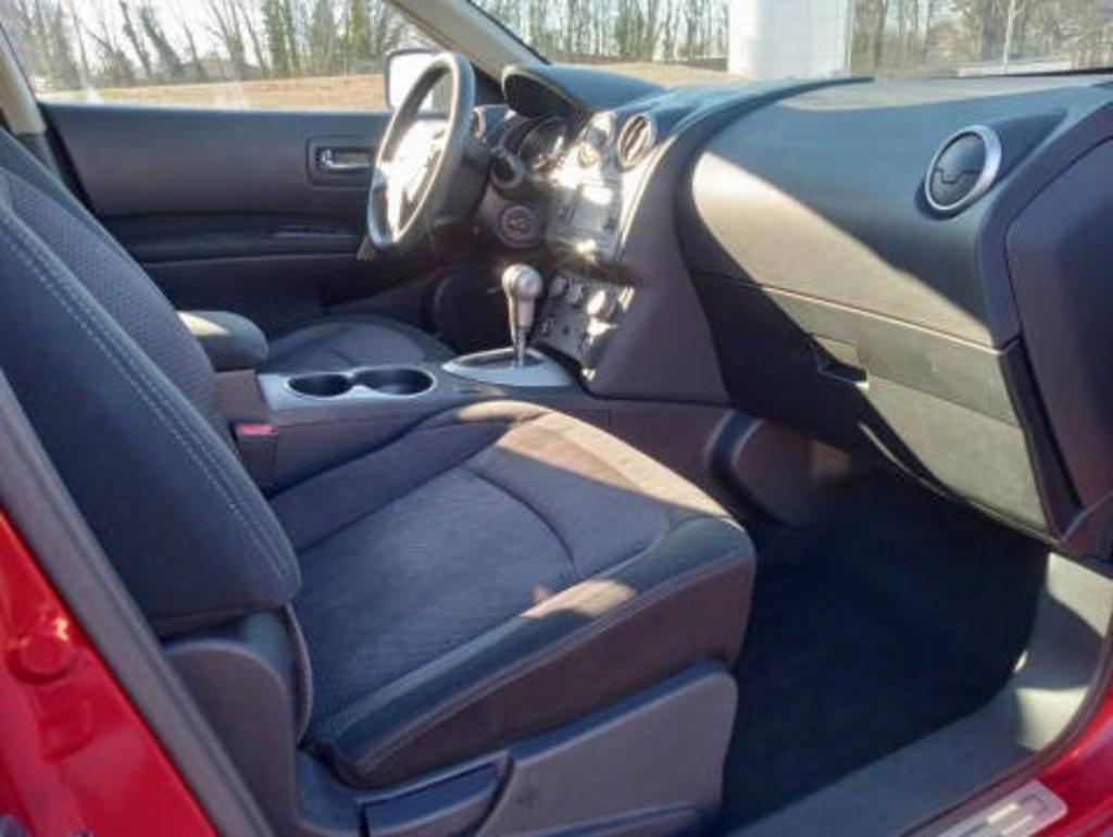 2013 Nissan Rogue - $7,928