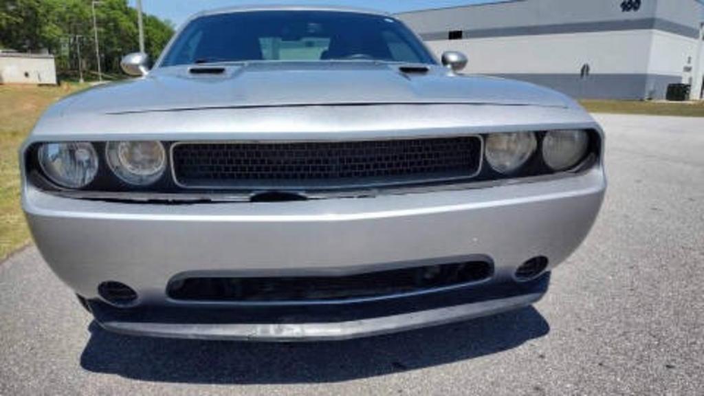 2013 Dodge Challenger SXT photo