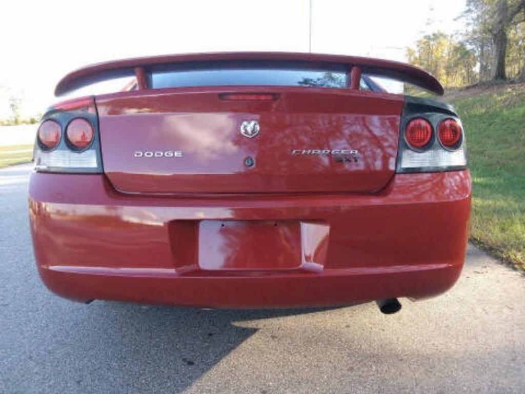 2010 Dodge Charger - $7,759