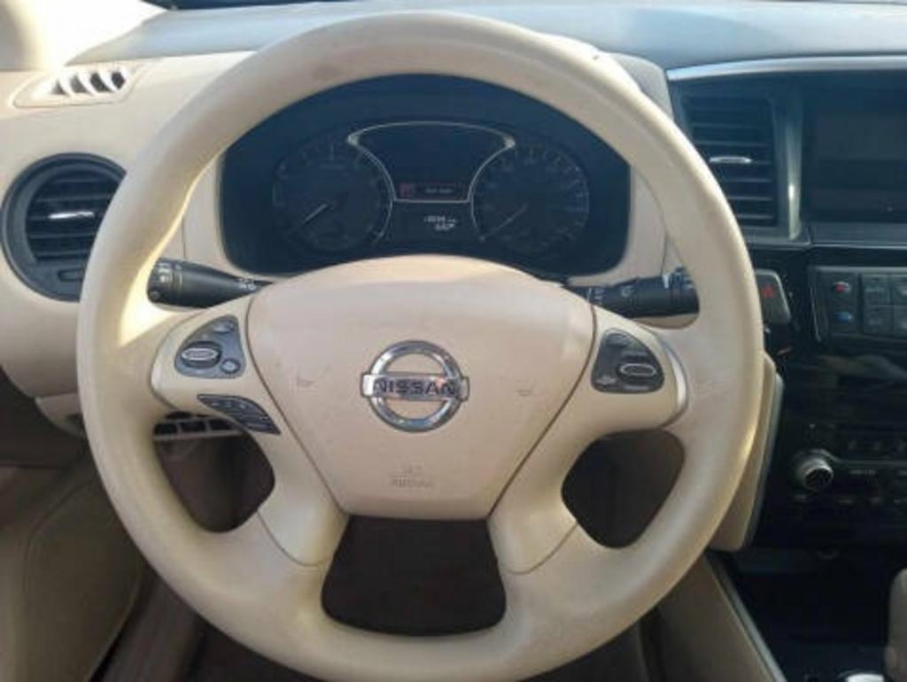 2013 Nissan Pathfinder - $8,995