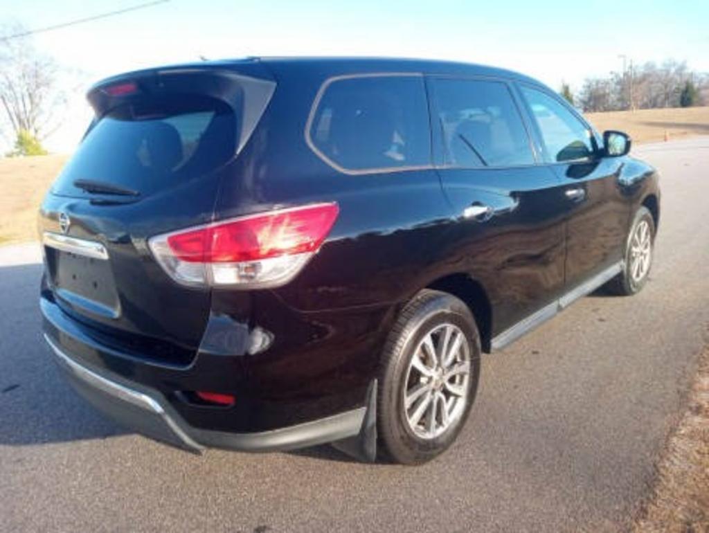 2013 Nissan Pathfinder - $8,995