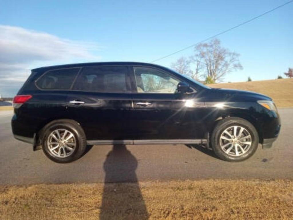 2013 Nissan Pathfinder - $8,995