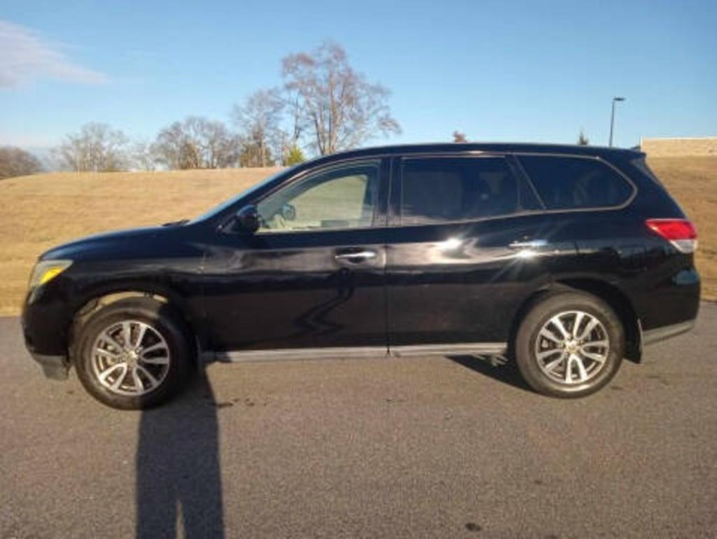 2013 Nissan Pathfinder - $8,995