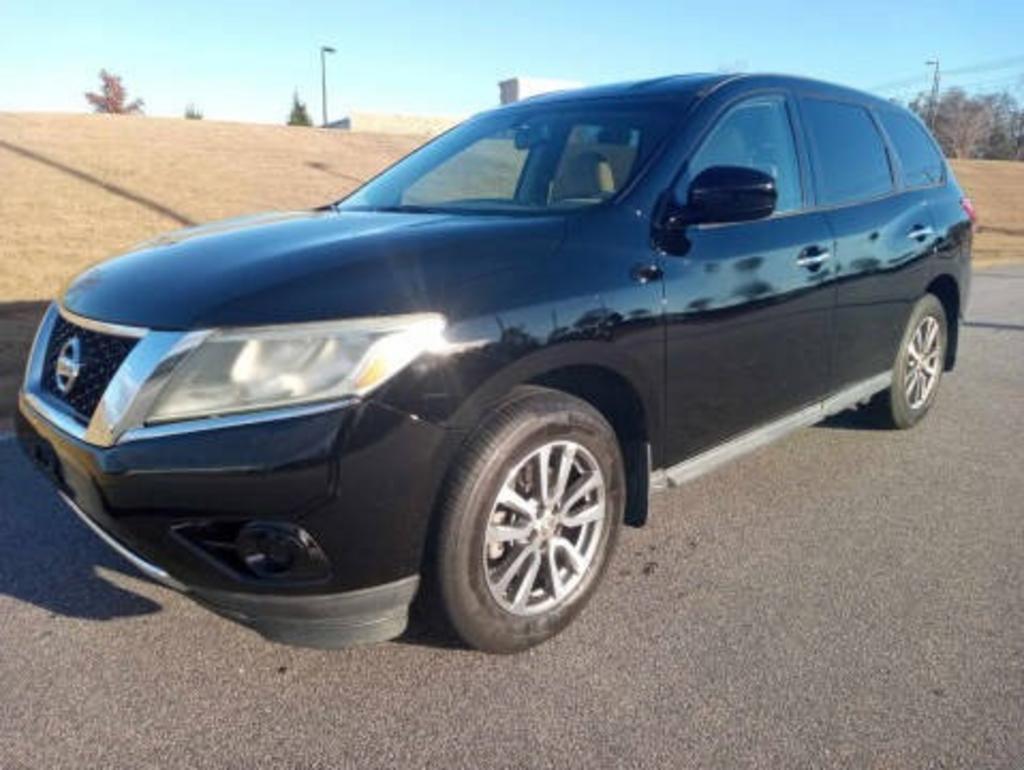 2013 Nissan Pathfinder - $8,995
