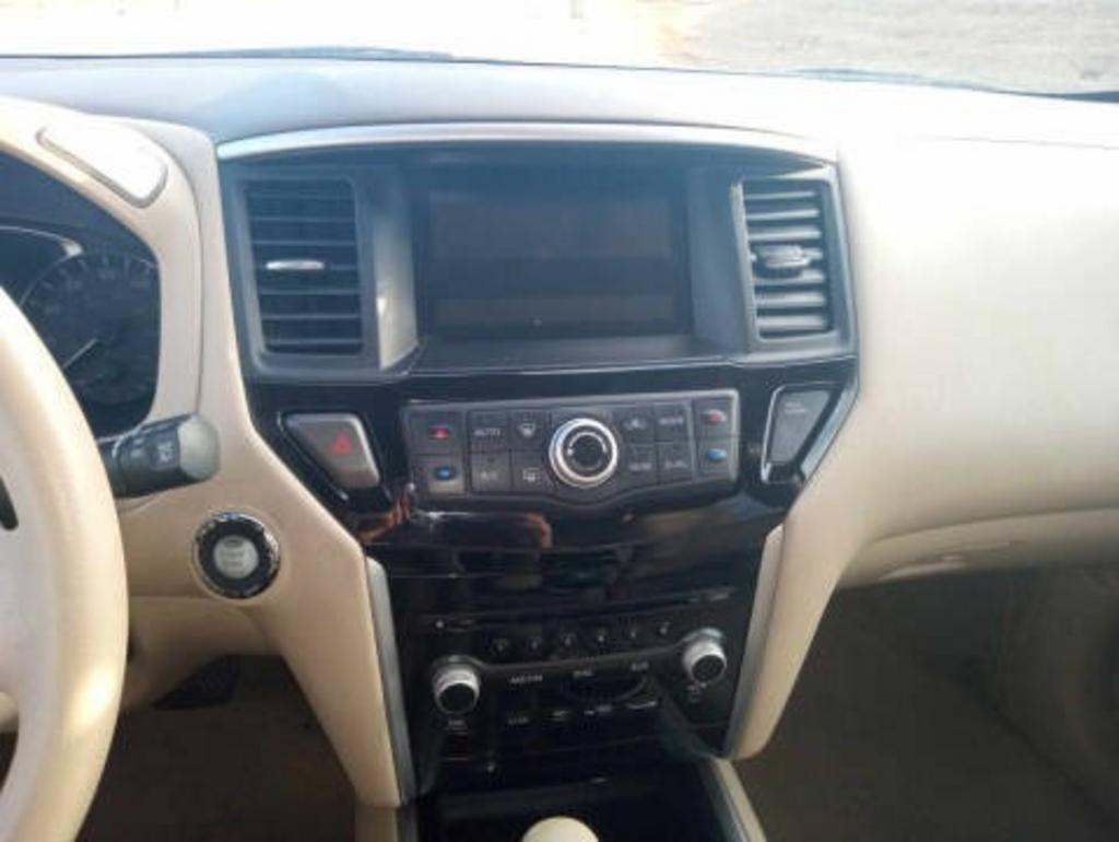 2013 Nissan Pathfinder - $8,995