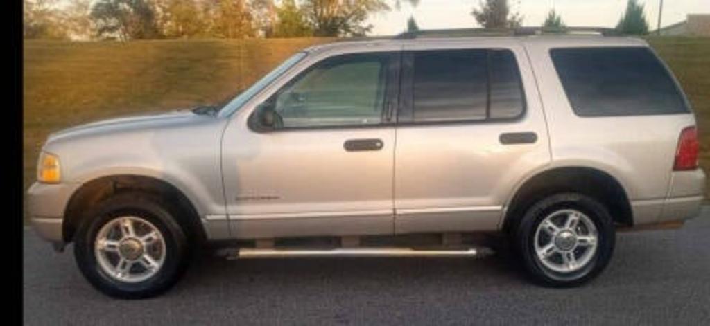 2004 Ford Explorer - $3,921