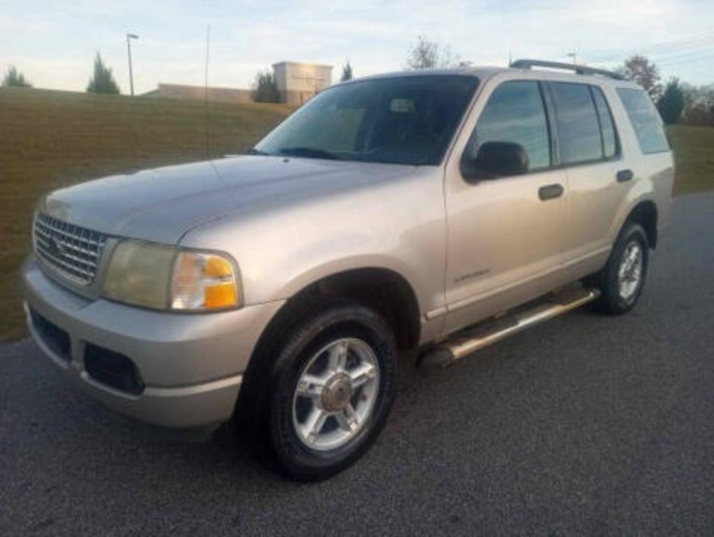 2004 Ford Explorer - $3,921
