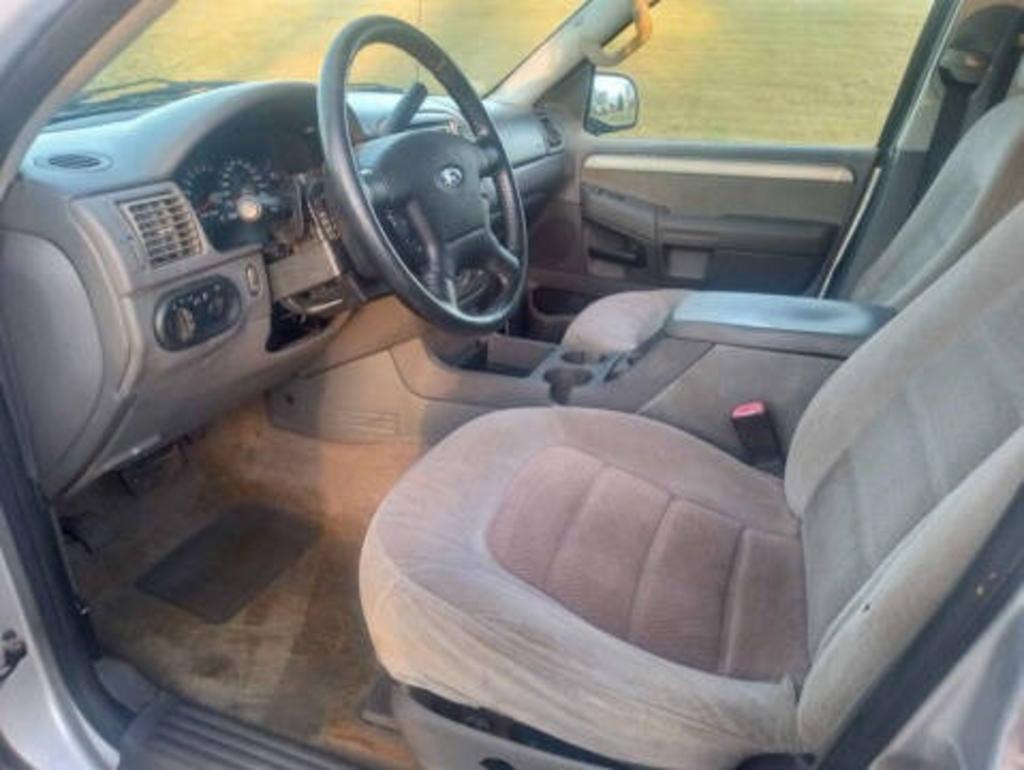 2004 Ford Explorer - $3,921