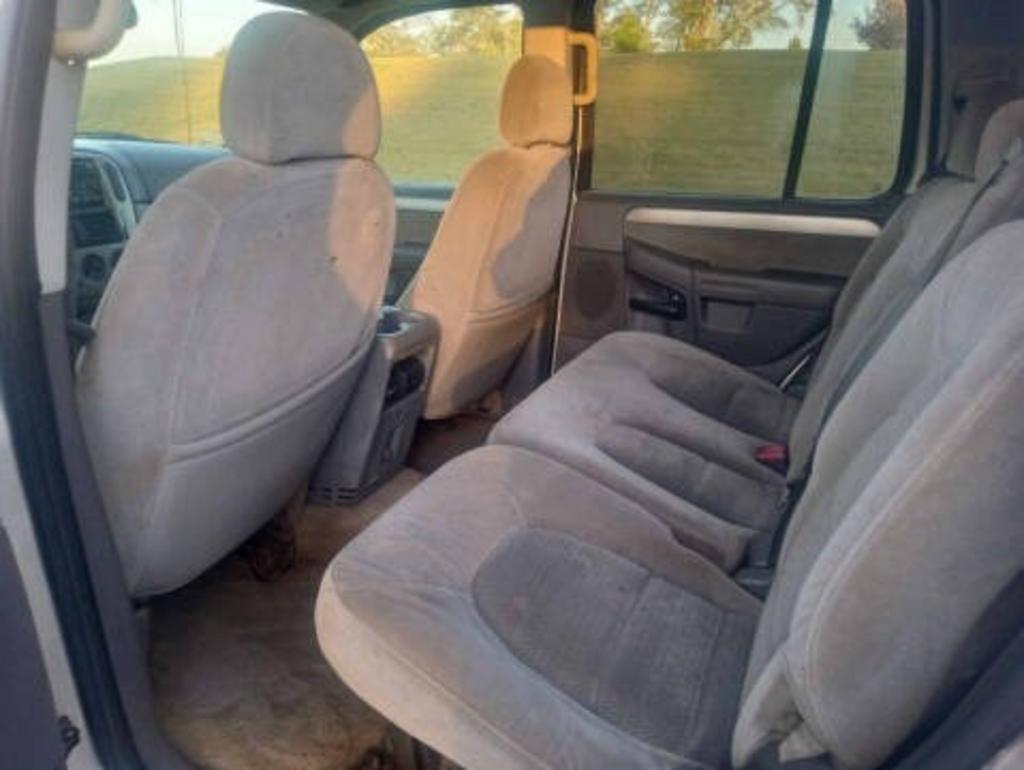 2004 Ford Explorer - $3,921