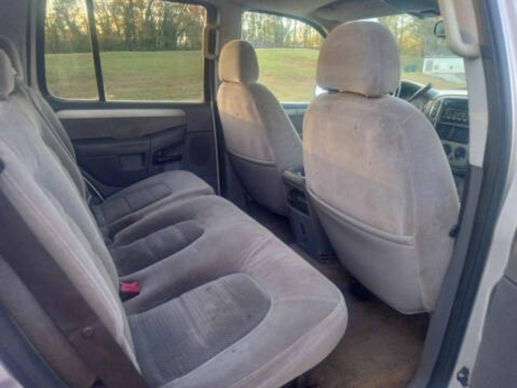 2004 Ford Explorer - $3,921