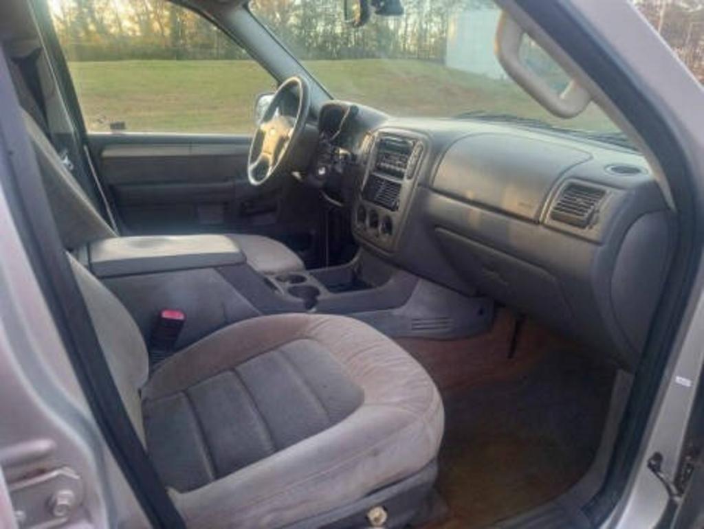 2004 Ford Explorer - $3,921