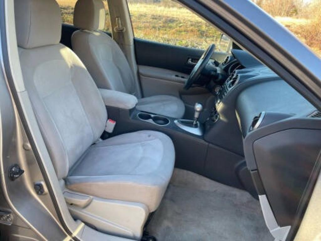 2013 Nissan Rogue - $8,642