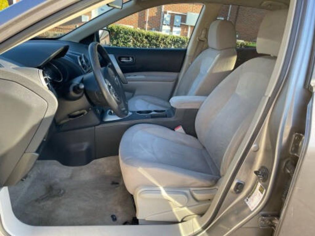 2013 Nissan Rogue - $8,642