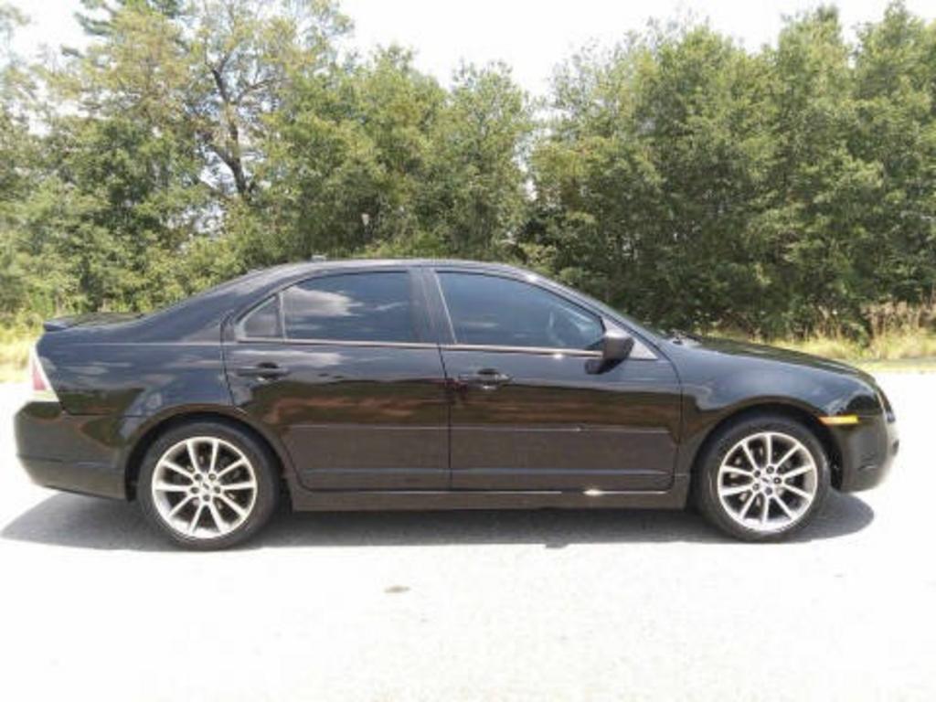 2009 Ford Fusion - $4