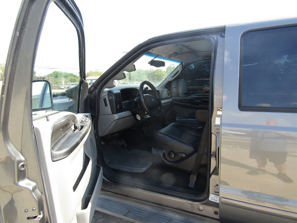 2004 Ford F-350 - $28,995