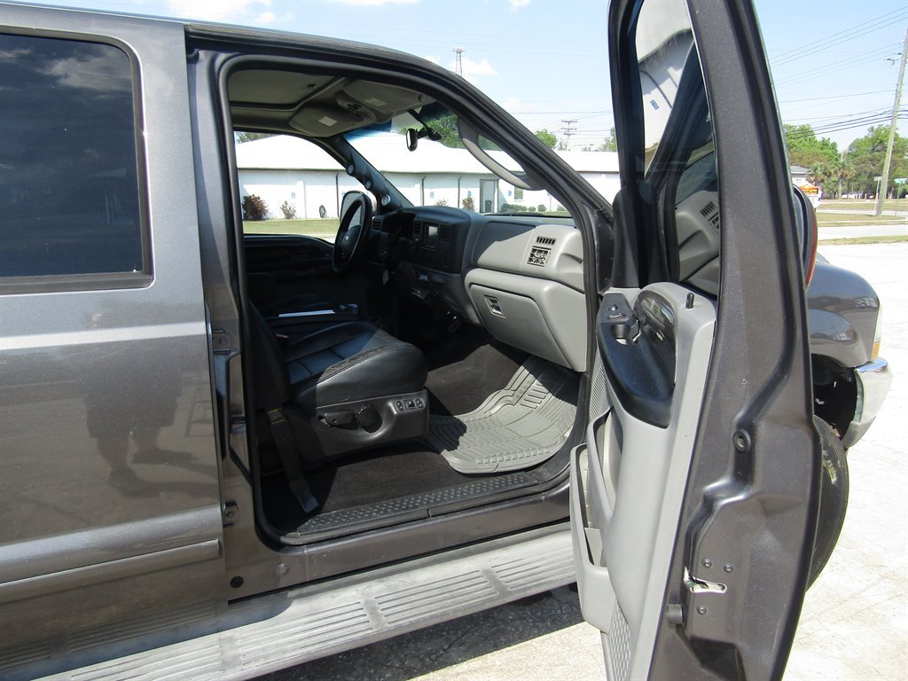 2004 Ford F-350 - $28,995