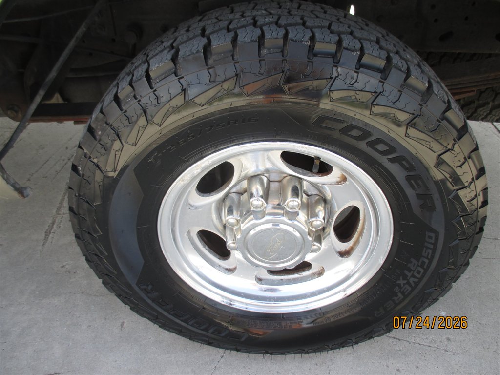 2000 Ford F250 - $15,995