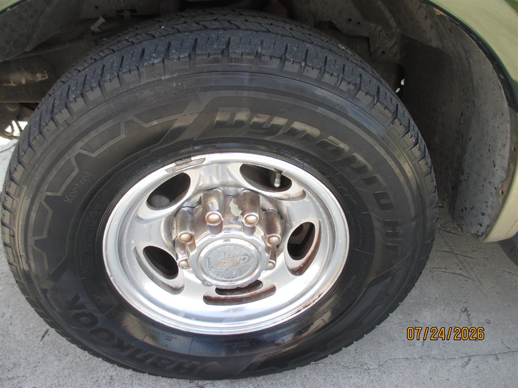 2000 Ford F250 - $15,995